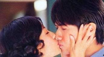 男女主吻戏国产动漫视频,国产动漫中男女主角的浪漫吻戏集锦