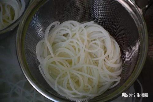 国产鱼粉加碱好吃吗视频,传统烹饪新体验